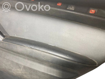 Apšuvums aizmugurējām durvīm