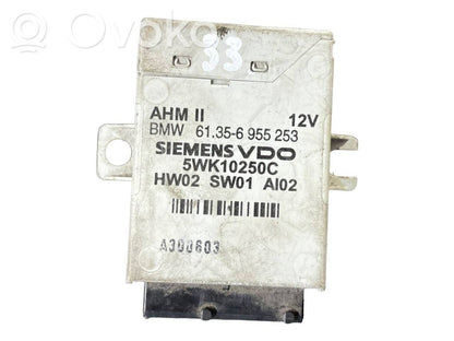 Piekabes āķa vadības bloks