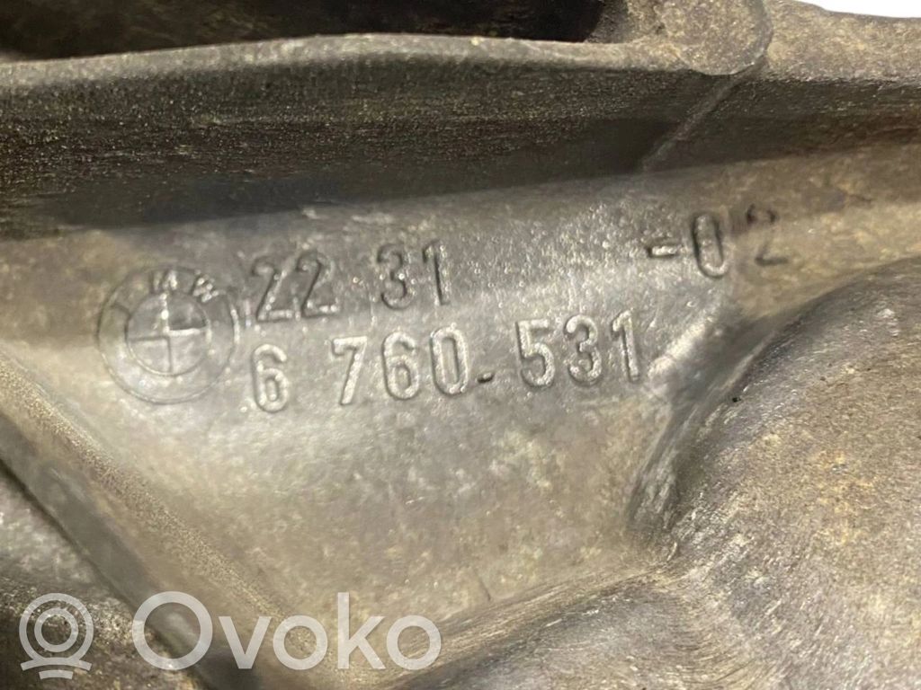 Transmission mounting bracket