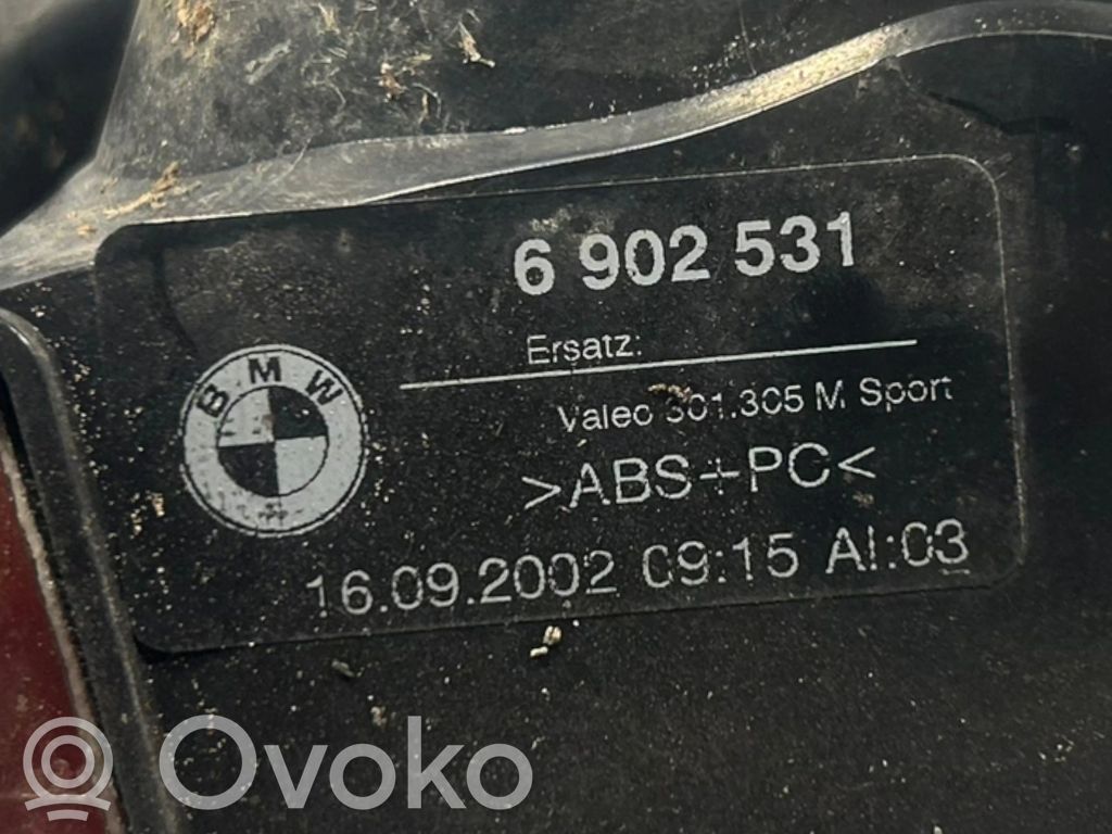 Задний фонарь в кузове