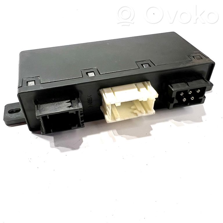 Durvju vadības bloks