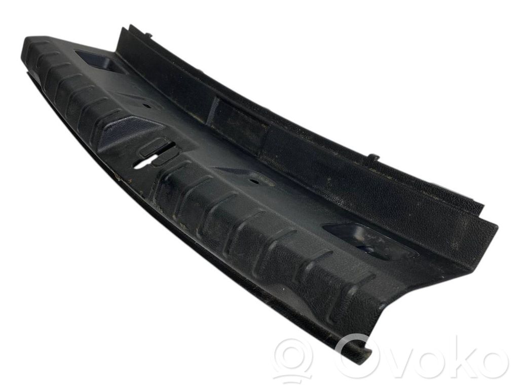 Trunk sill trim
