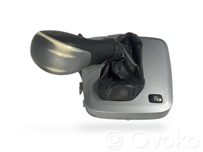 Ātrumu pārslēgšanas sviras dekoratīvā apdare (plastmasas)