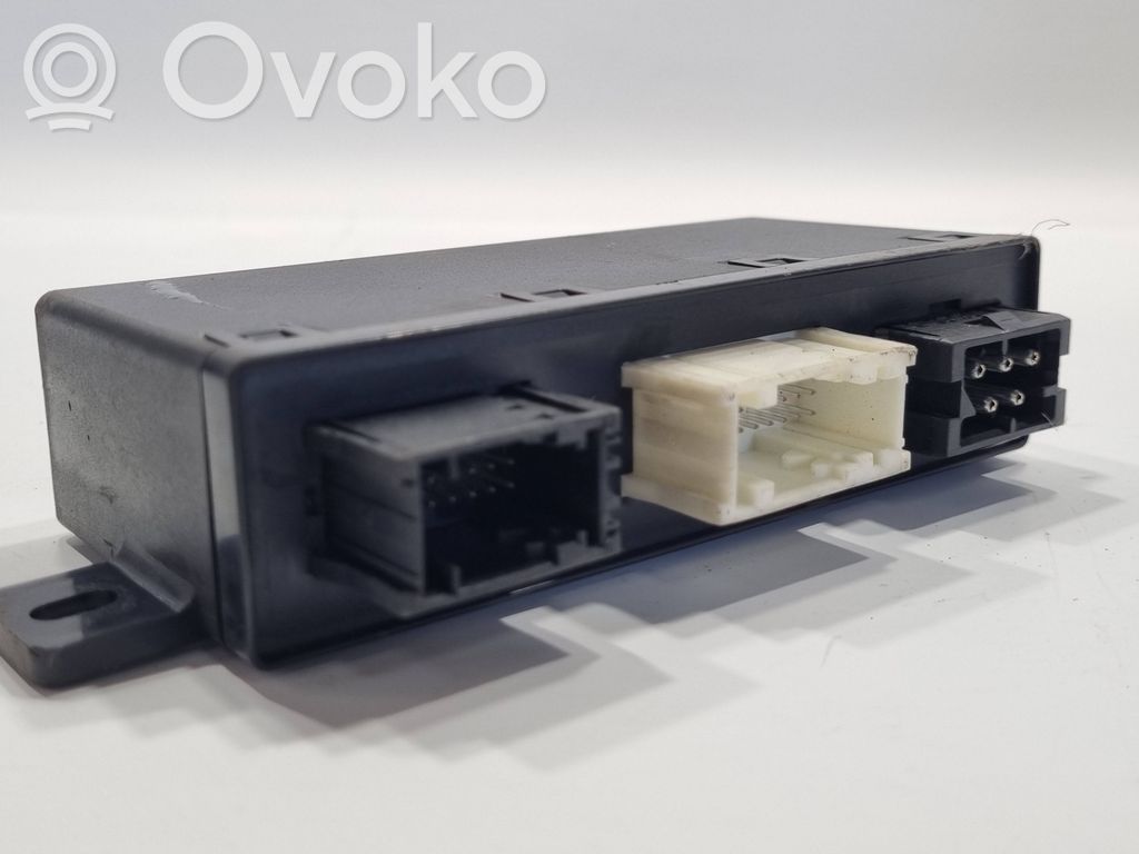 Durvju vadības bloks