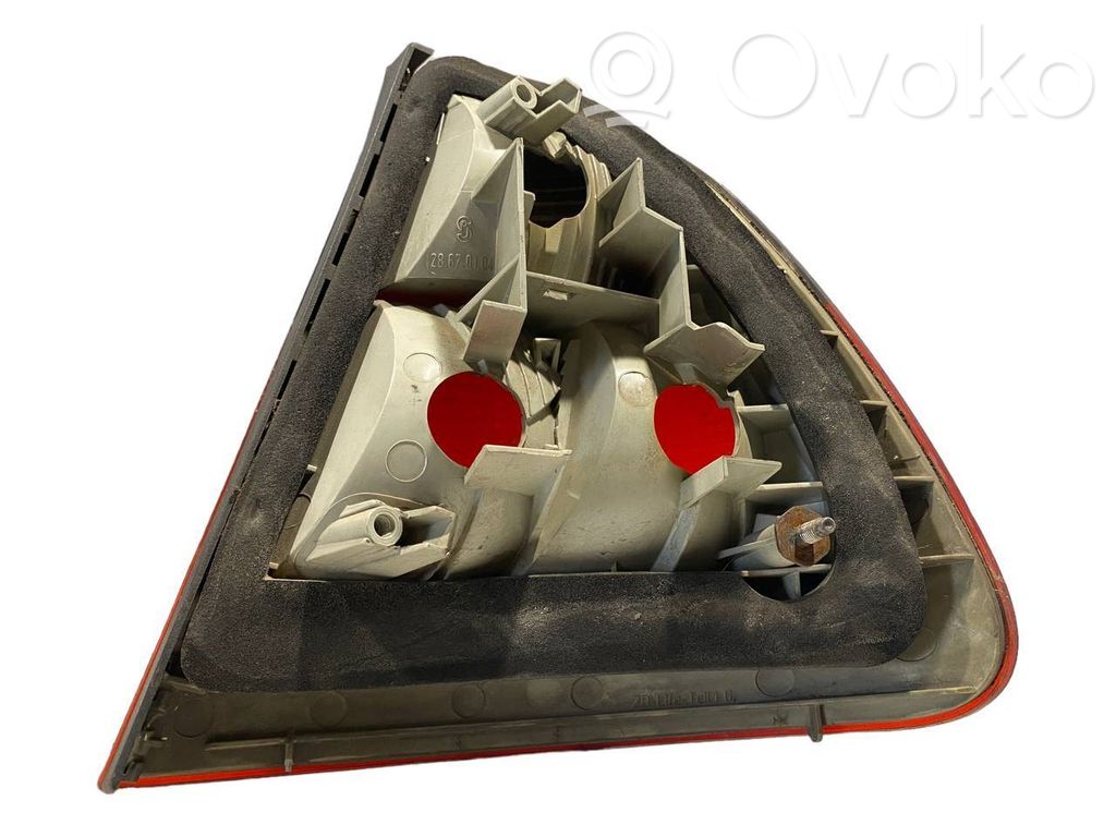 Aizmugurējo lukturu komplekts