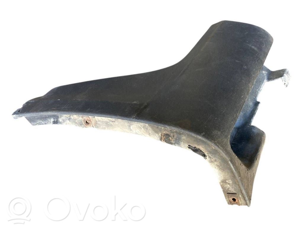 Aizmugurējā virsbūves sliekšņa dekoratīvā apdare