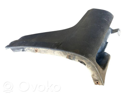 Aizmugurējā virsbūves sliekšņa dekoratīvā apdare