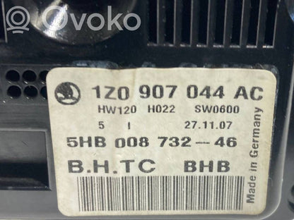 Gaisa kondicioniera / klimata kontroles / salona apsildes vadības bloks (salonā)