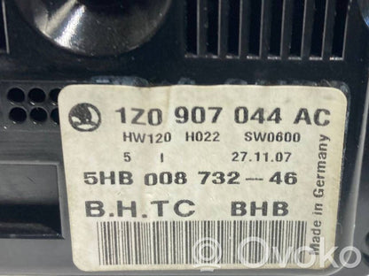 Gaisa kondicioniera / klimata kontroles / salona apsildes vadības bloks (salonā)