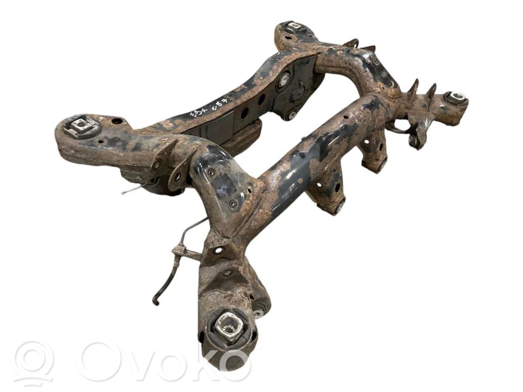 Pusrāmis aizmugurējais / priekšējais