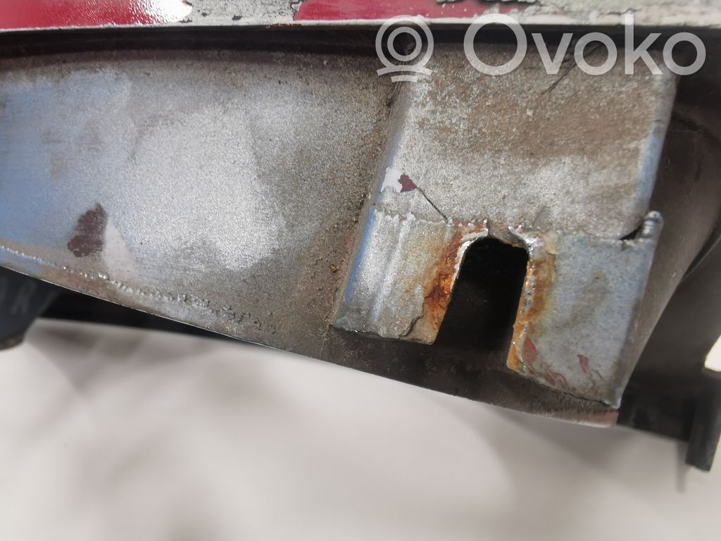 Priekšējā luktura dekoratīvā apdare