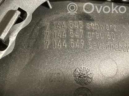 Apšuvums aizmugurējām durvīm