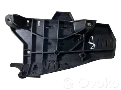 Cita veida dzinēja nodalījuma detaļa