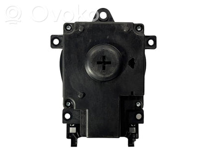 Multimediju kontrolieris