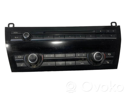 Air conditioning / climate control / interior heating control unit (in the passenger compartment)