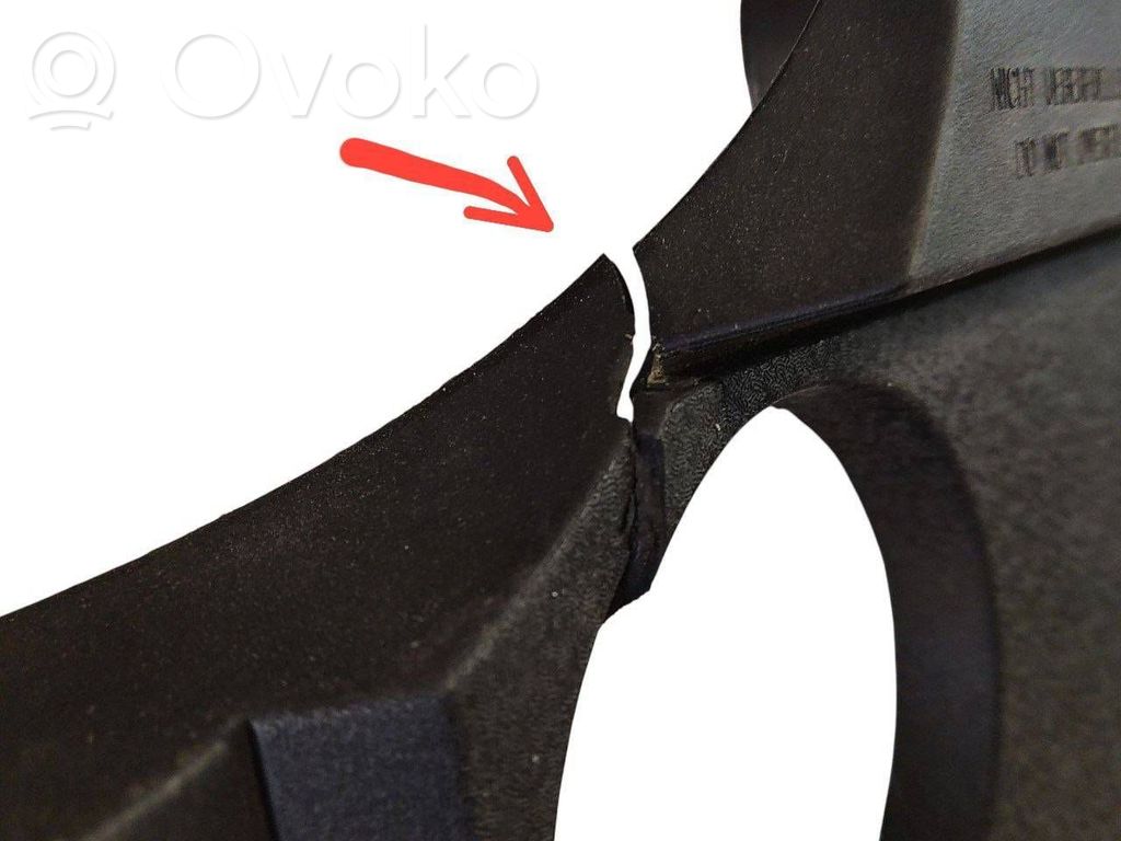 Dzinēja pārsegs (dekoratīva apdare)