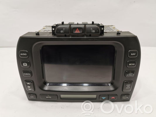 Radio / CD/DVD atskaņotājs / navigācija