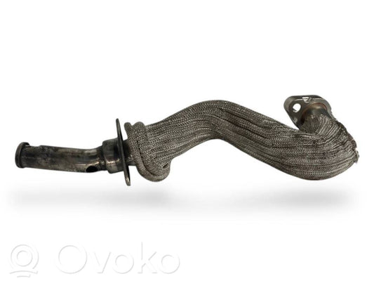 Caurulīte (-es) / šļūtene (-es)