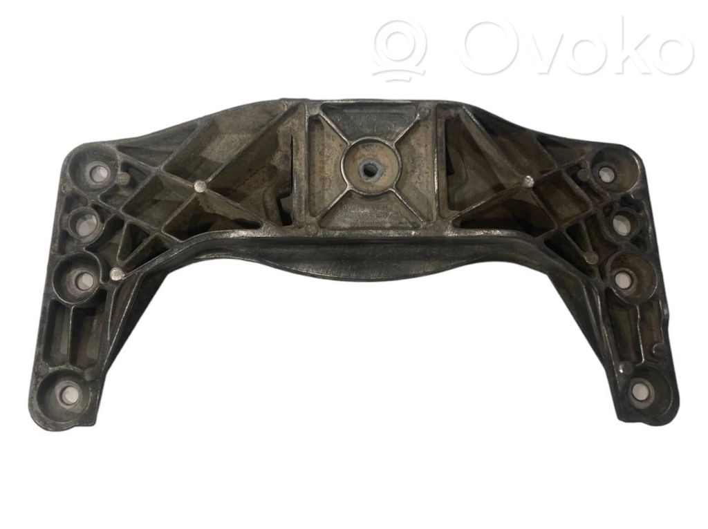 Кронштейн крепления трансмиссии