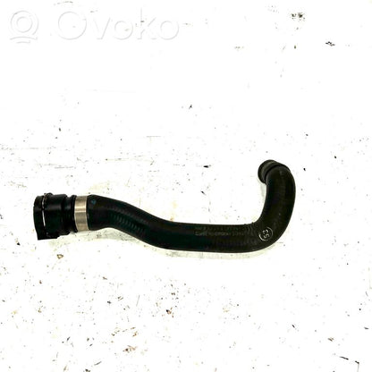 Caurulīte (-es) / šļūtene (-es)