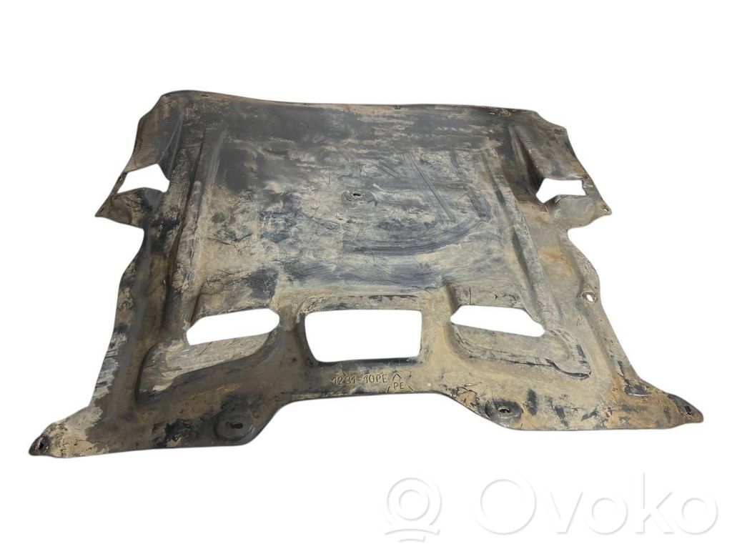 Dzinēja apakšas aizsargs