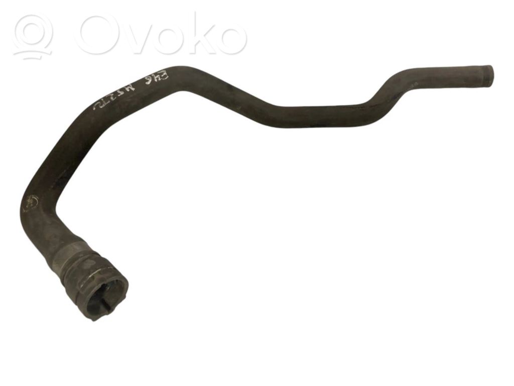 Caurulīte (-es) / šļūtene (-es)