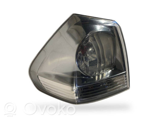 Aizmugurējais lukturis virsbūvē