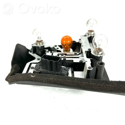 Держатель крышки заднего фонаря