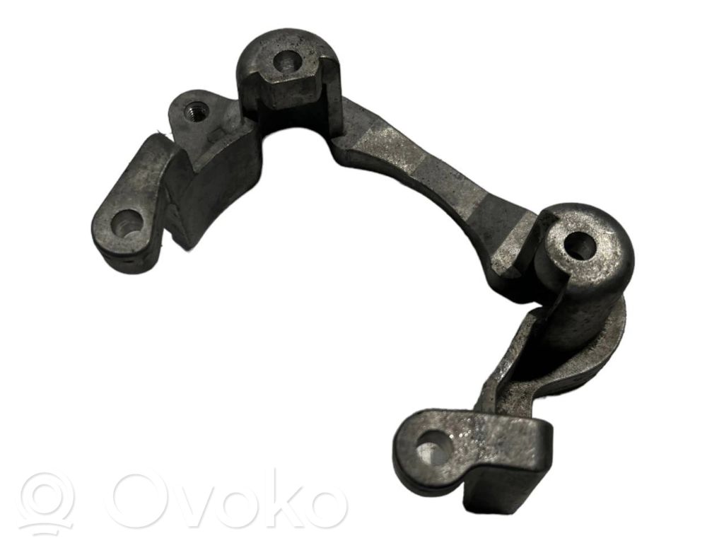 Engine mounting bracket