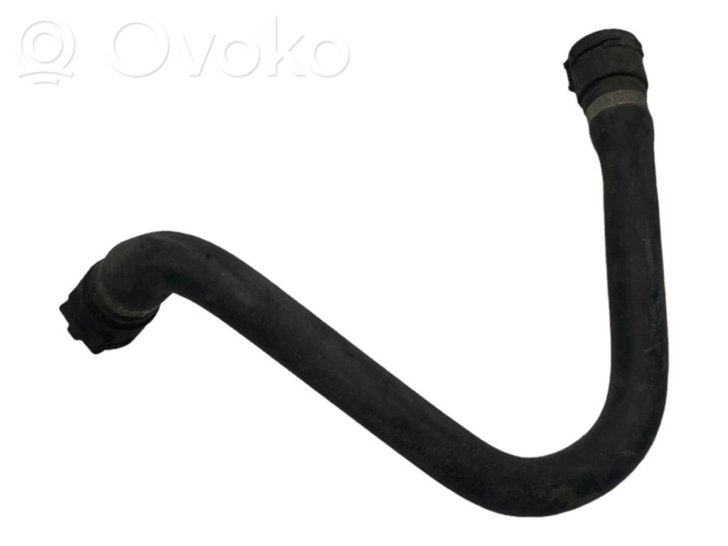 Caurulīte (-es) / šļūtene (-es)