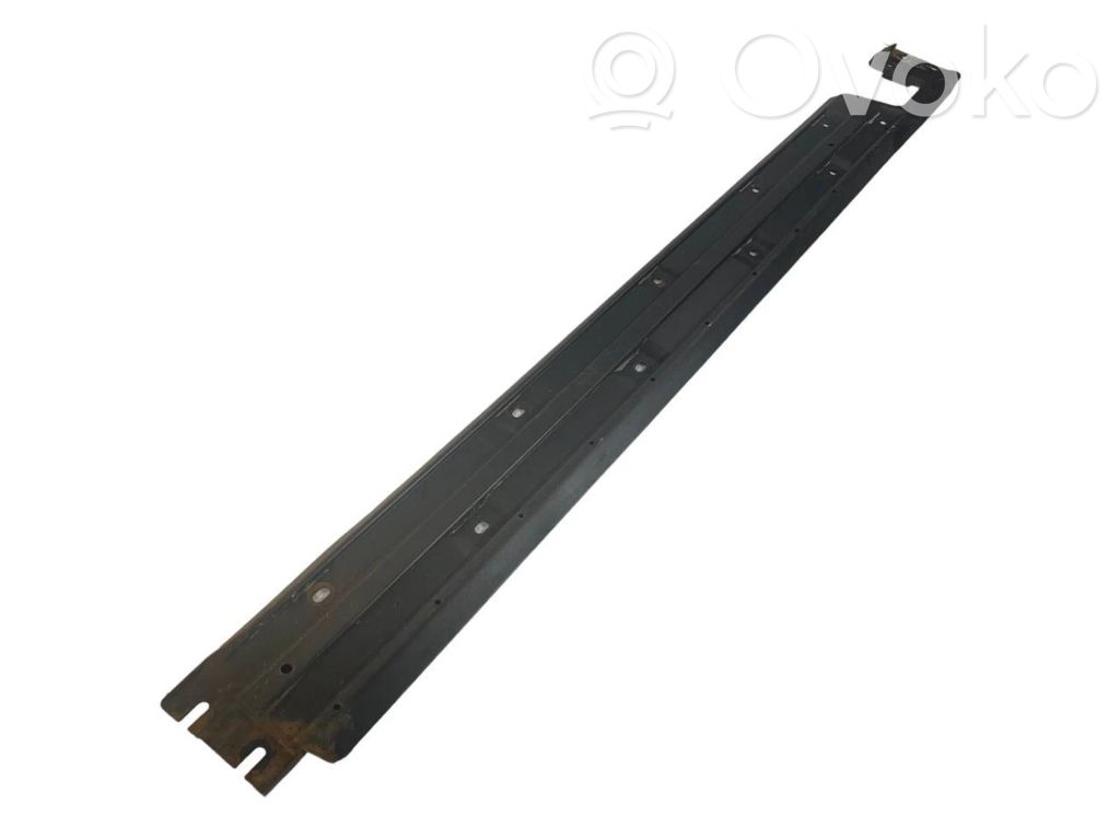 Side underbody protection