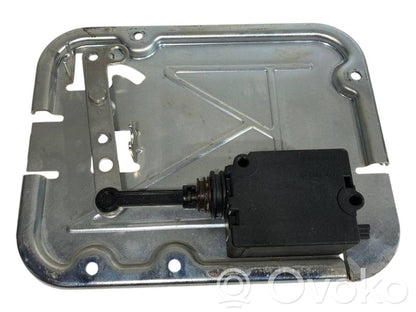 Aizmugurējā pārsega slēdzenes motorīts