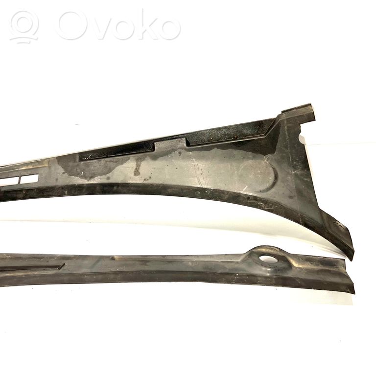 Vējstikla dekoratīvā apdare