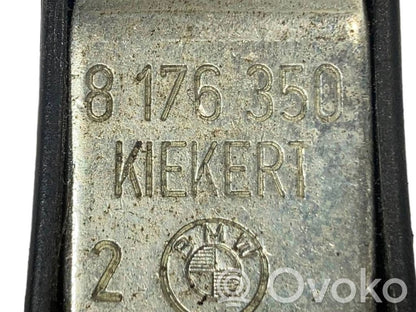 Aizmugurē slēdzenes cilpa