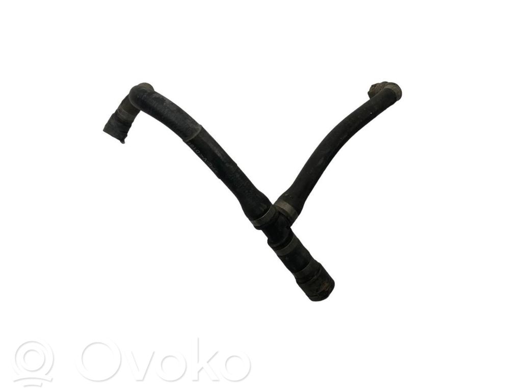 Caurulīte (-es) / šļūtene (-es)