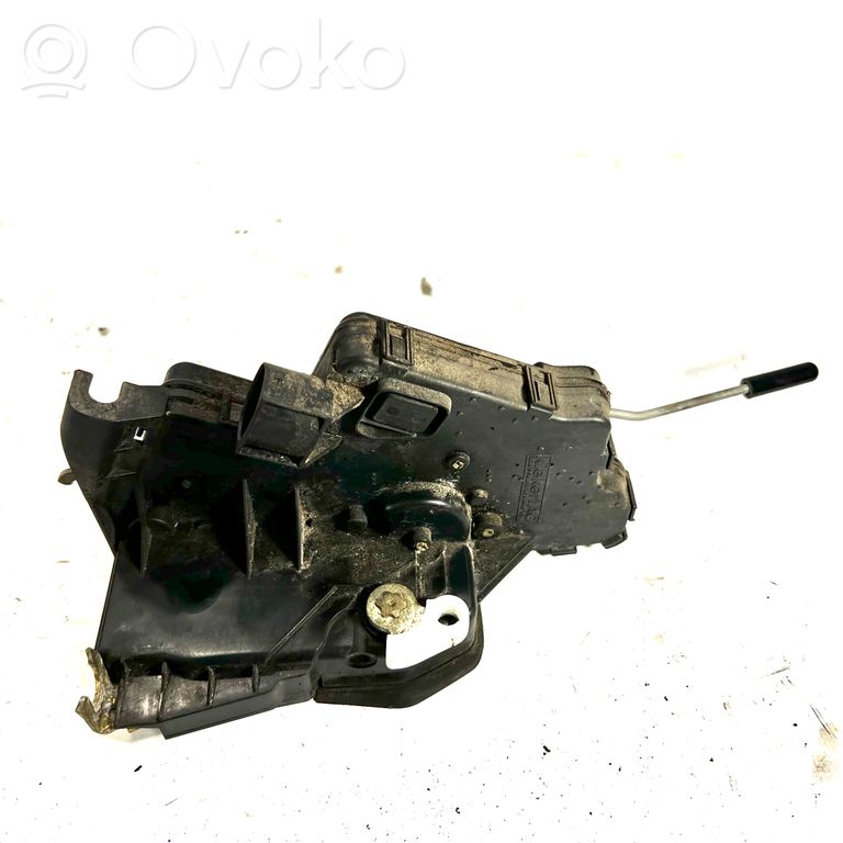 Aizmugurē slēdzene