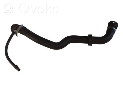 Caurulīte (-es) / šļūtene (-es)