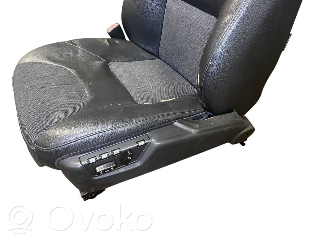 Sēdekļu komplekts