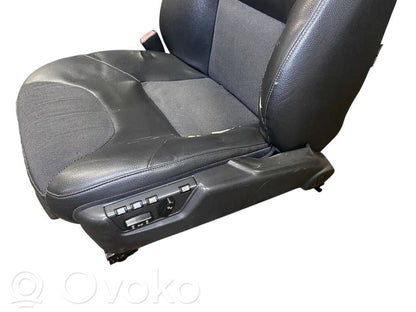 Sēdekļu komplekts