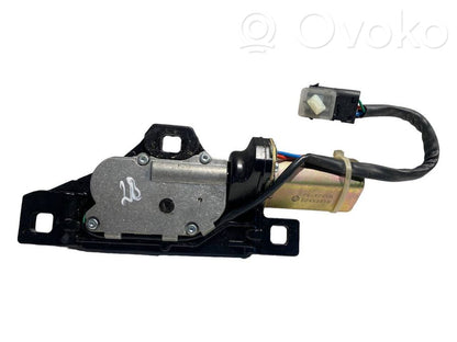 Aizmugurējā pārsega pievilcējs