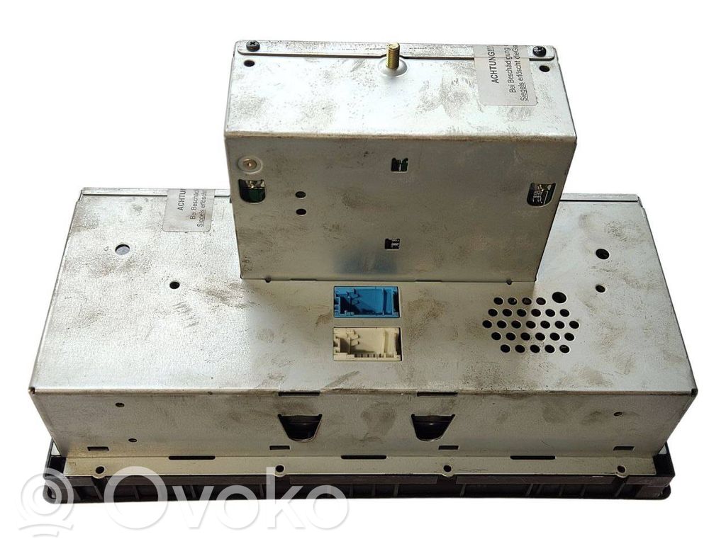 Radio / CD/DVD atskaņotājs / navigācija