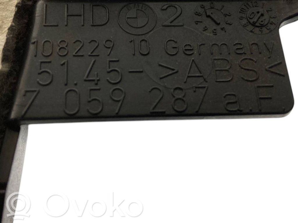 Paneļa dekoratīvās apdares vairogs (apakšējais)
