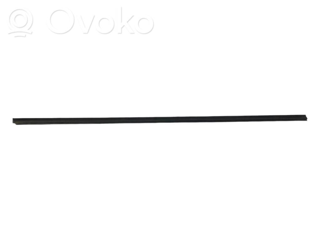 Отделка стекла передней двери