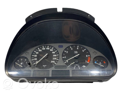 Speedometer (in the instrument panel)