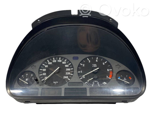 Speedometer (in the instrument panel)