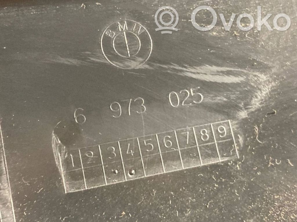 Sānu dekoratīvā apdare (aizmugurē)