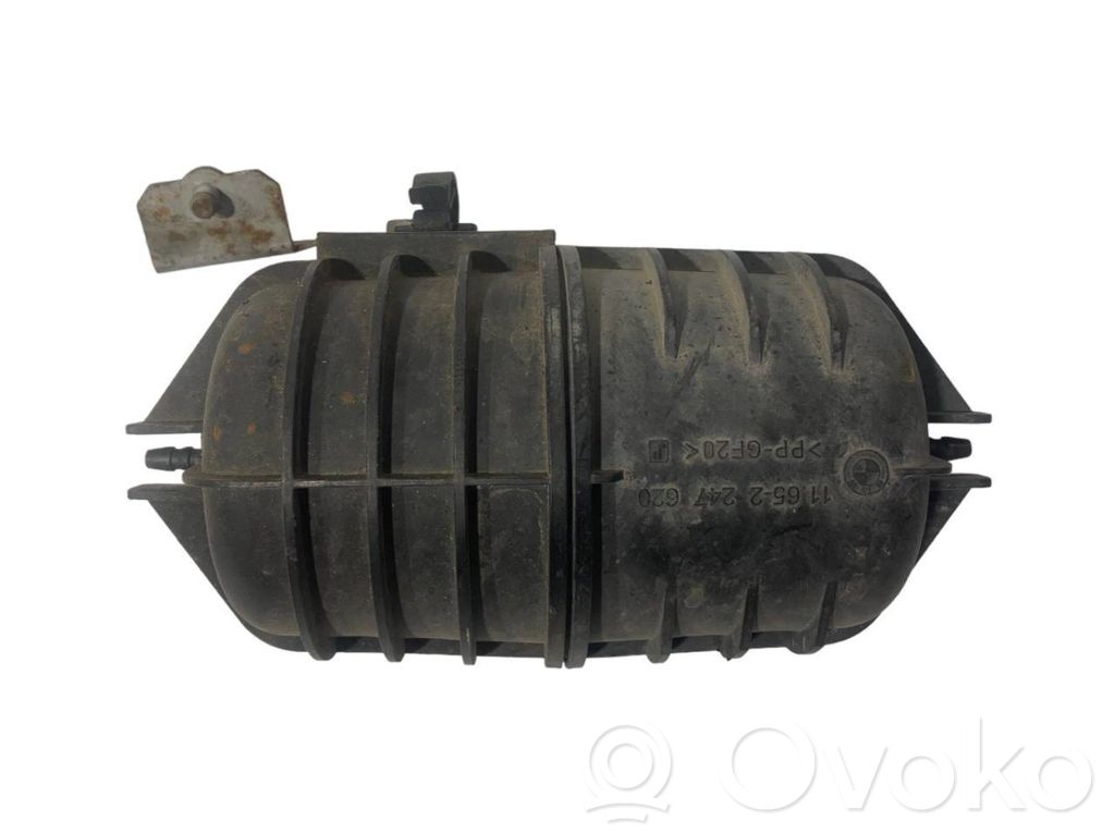 Vacuum air tank