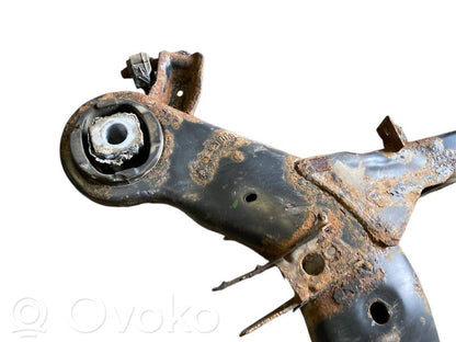 Pusrāmis aizmugurējais / priekšējais