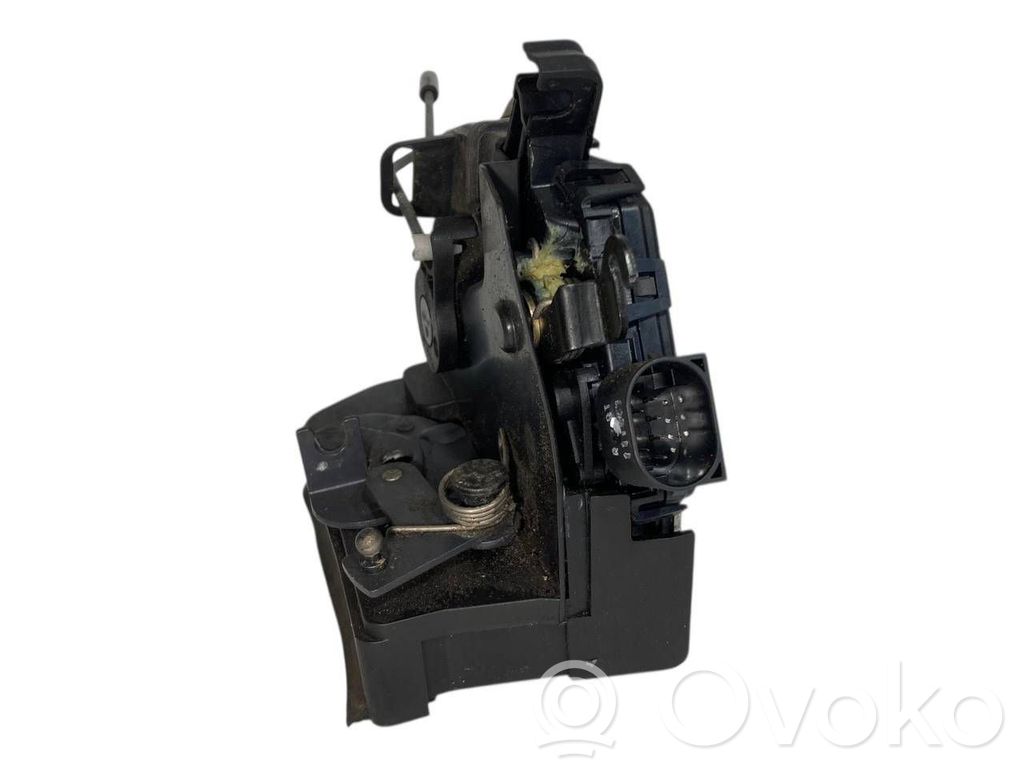 Замок сзади