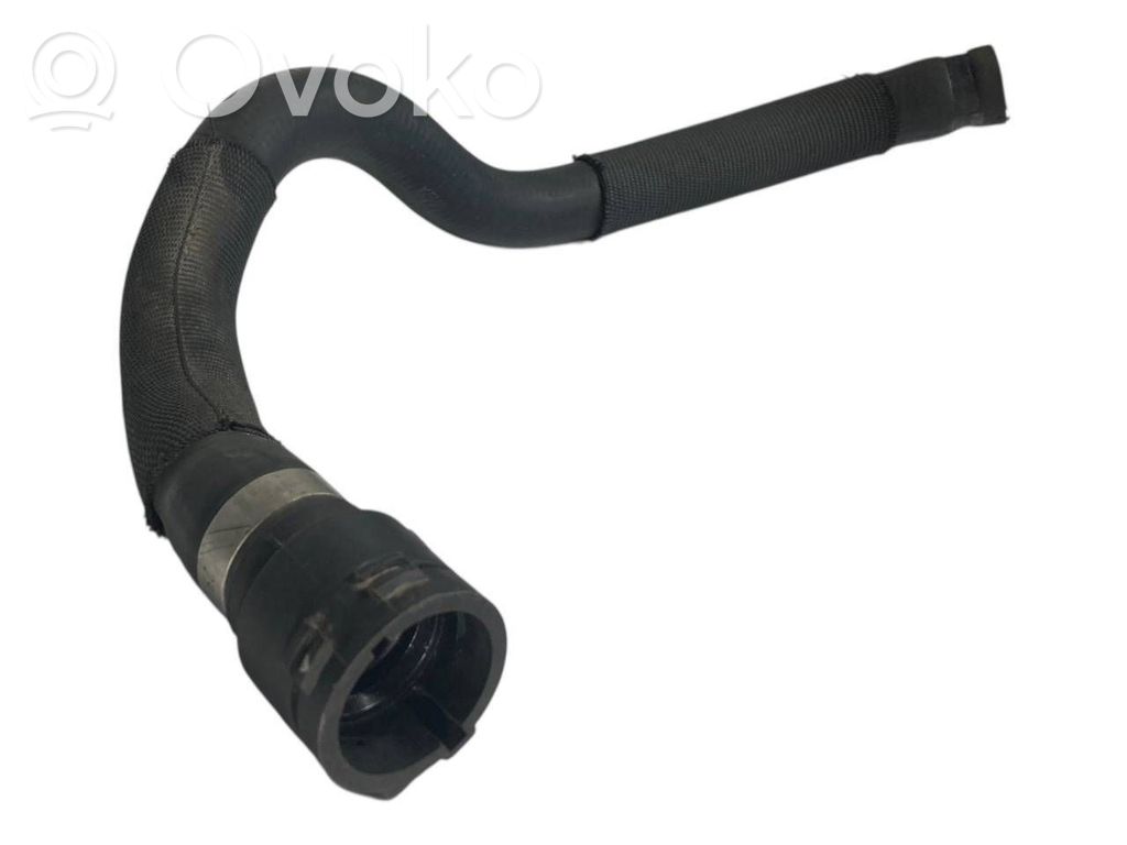 Caurulīte (-es) / šļūtene (-es)